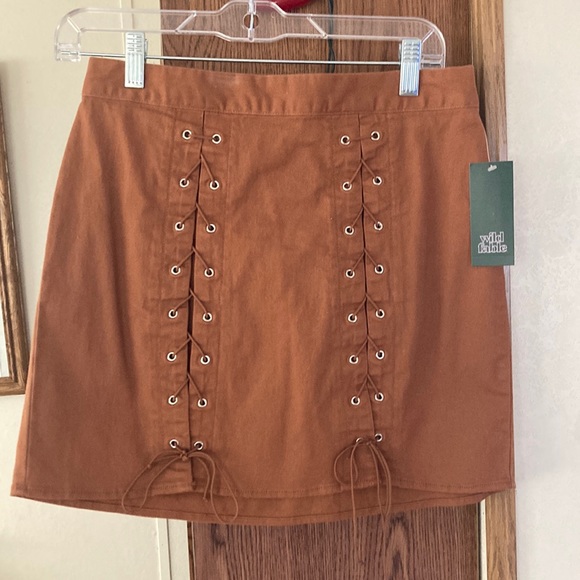 Brown Skirt - Picture 2 of 3